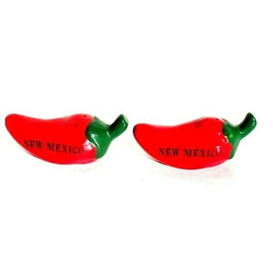 Vtg New Mexican Jalapeno Chili Peppers Ceramic Salt Pepper Shakers Set Taiwan